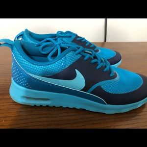 Blue Nike Air Max Thea size 6